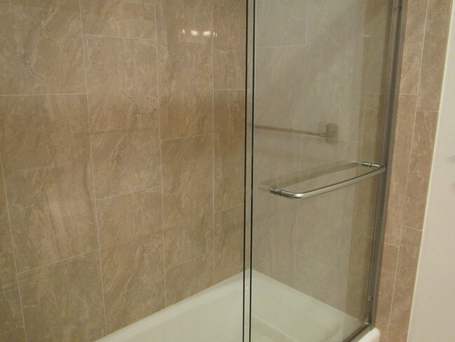 Building Photo - 452 W Huntington Dr