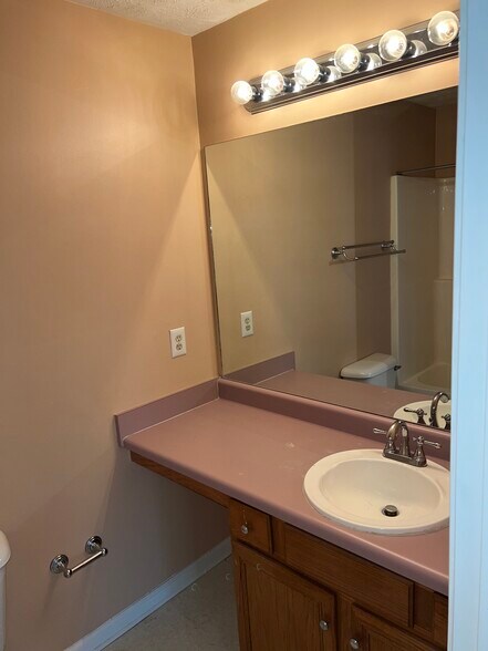 Building Photo - 5908 Trent Walk Dr