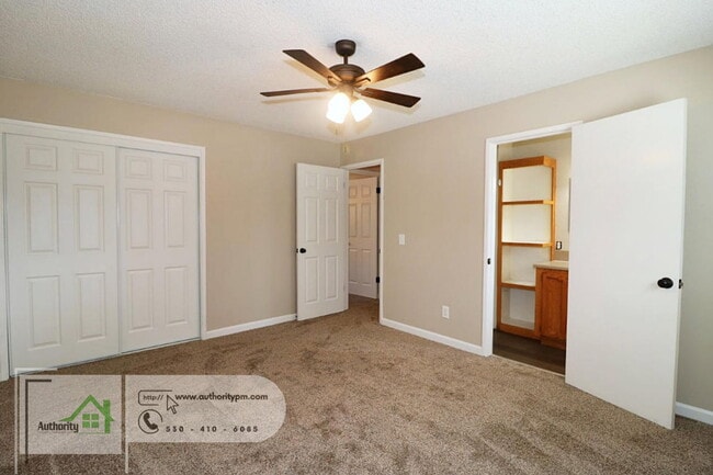 Building Photo - 155 Mary Ln