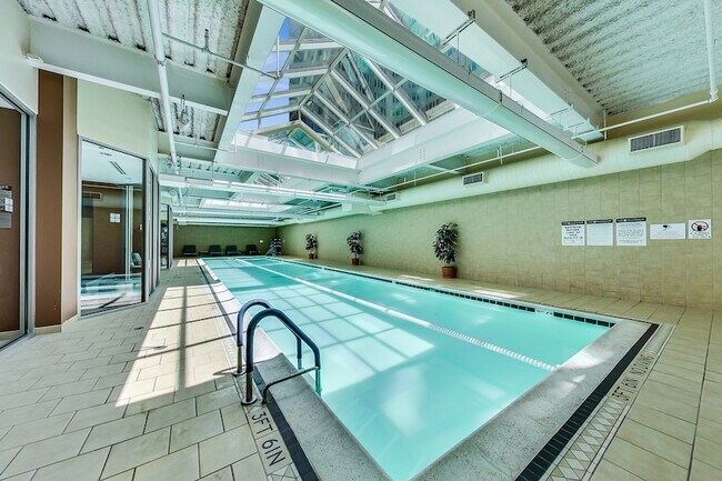 Building Photo - 222 N Columbus Dr