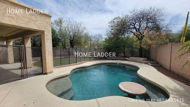 Building Photo - 4733 E Woburn Ln