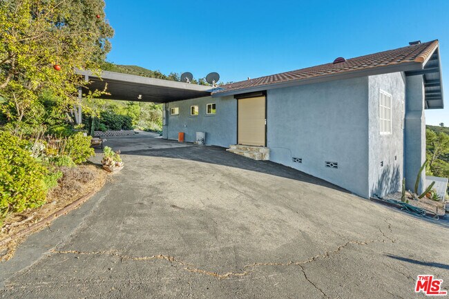 Building Photo - 9402 Houston Rd