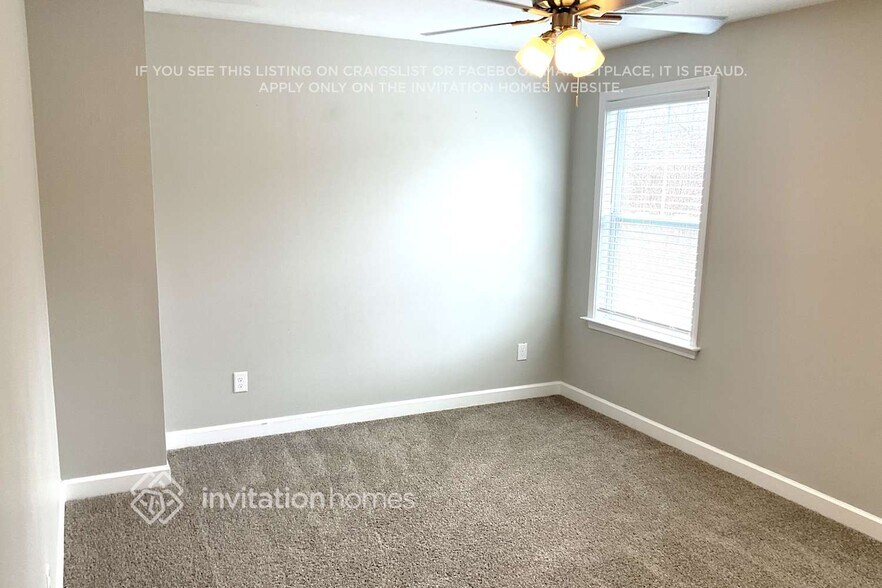 Building Photo - 270 Water Mill Rd