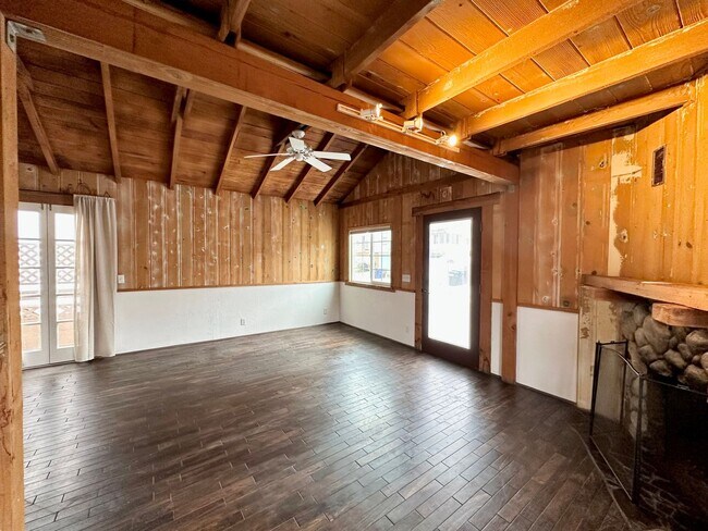 Building Photo - 1 Bed + 1 Bath Cottage | Hollywood By the Sea | Unfurnished