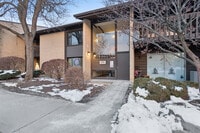 Building Photo - 6185 Pinewood Ct