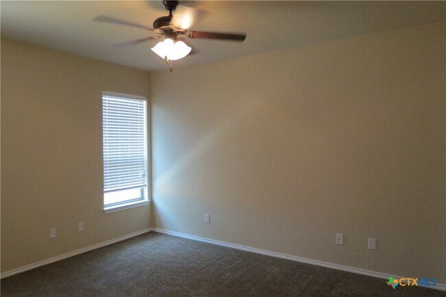 Building Photo - 298 Rosalie Dr