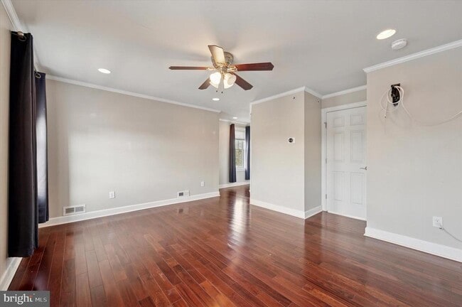 Building Photo - 100 Sigel St