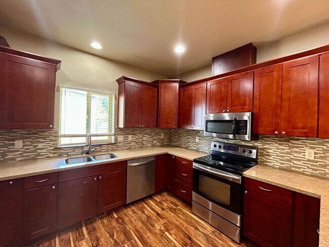 Building Photo - 5244 Arrow Ct