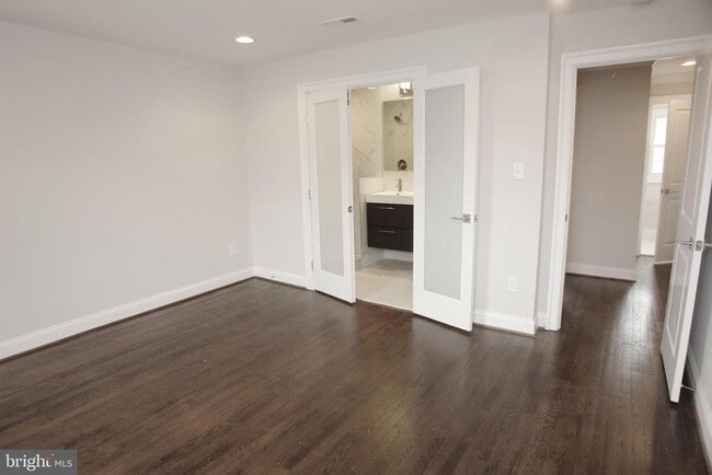 Building Photo - 12307 Chesterton Dr