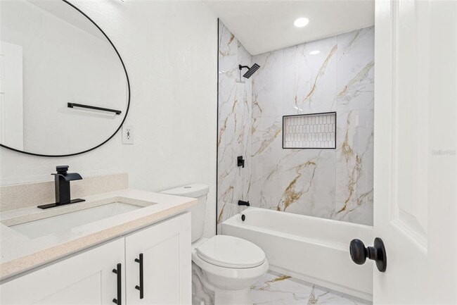 Building Photo - 4606 W Paxton Ave