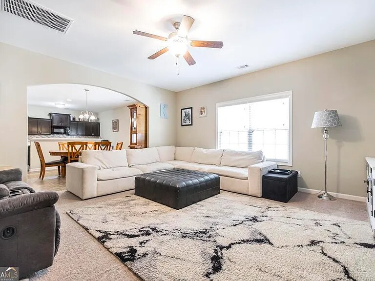 Building Photo - 118 Great Oak Way