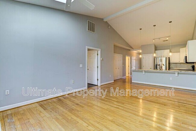 Building Photo - 5006 Carleton Dr