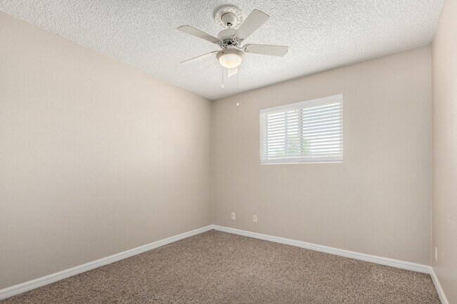 Building Photo - 3-Bedroom, 2-Bath Home with Spacious Backy...