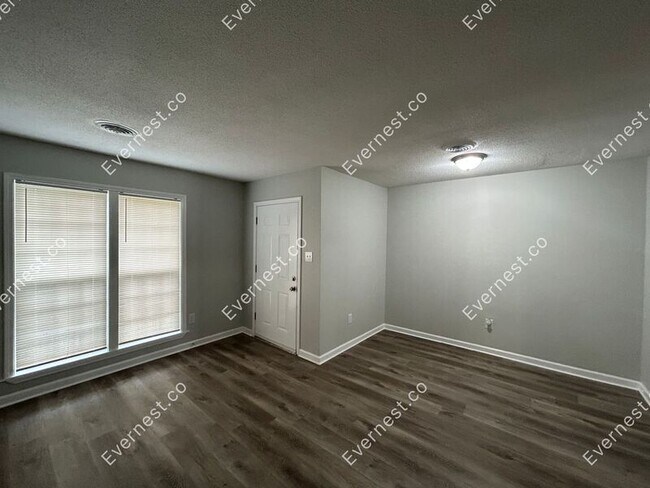 Building Photo - 958 Mecklenburg Cove