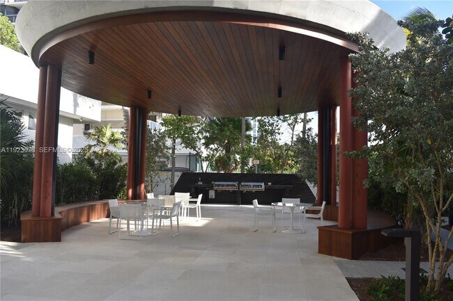 Building Photo - 6365 Collins Ave