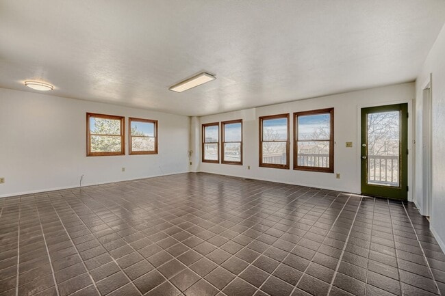 Building Photo - Incredible Shanahan Ridge Home with Flatiron Views