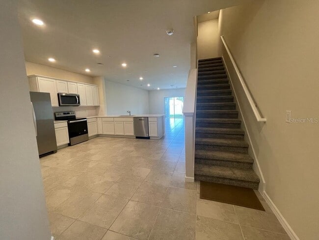 Building Photo - 1998 Canny Cv