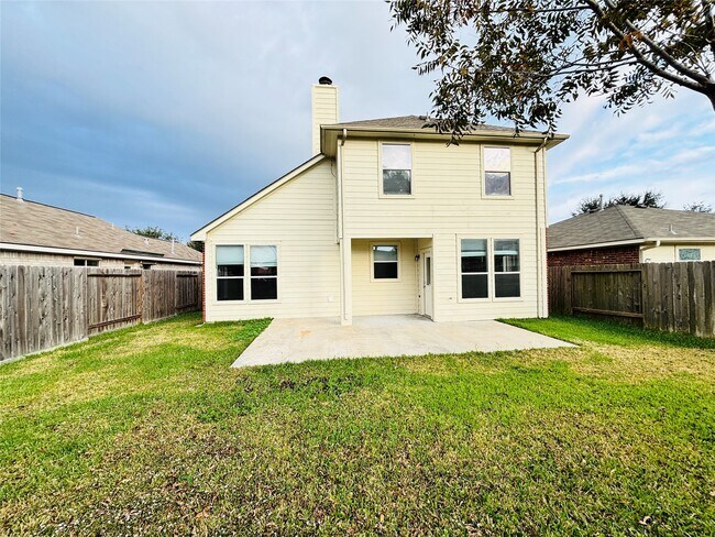 Building Photo - 16318 Bettong Ct