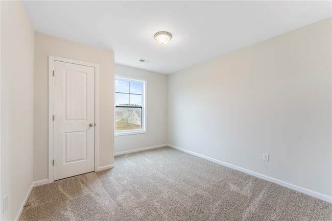 Building Photo - 105 Weaver Way