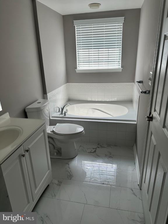 Building Photo - 9365 Paragon Way