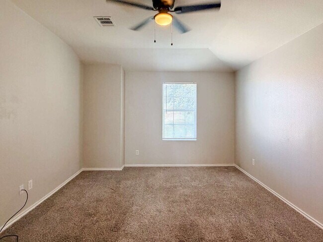 Building Photo - 2 Story - 4 Bed, 2.5 Bath Home in Crowley