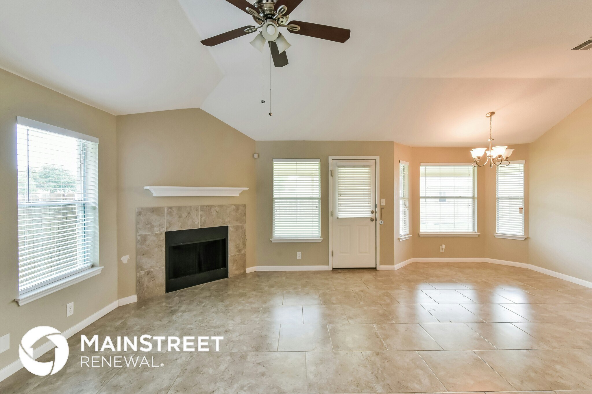 Building Photo - 9030 Trumpet Cir