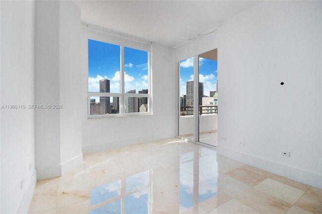 Building Photo - 848 Brickell Key Dr