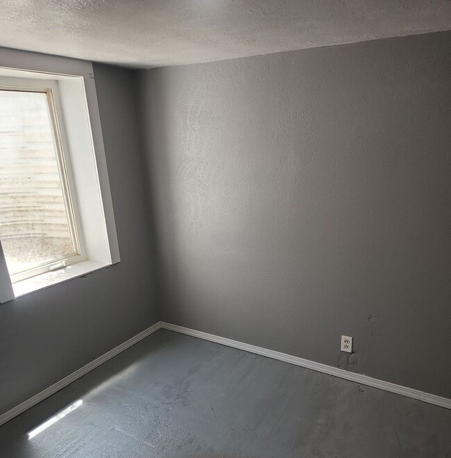 Building Photo - Newly Upgraded 2-Bedroom Home Available Now!