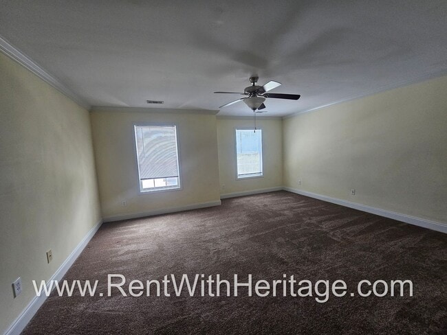 Building Photo - Gorgeous 3Bd / 2Ba Immaculate Townhome / U...
