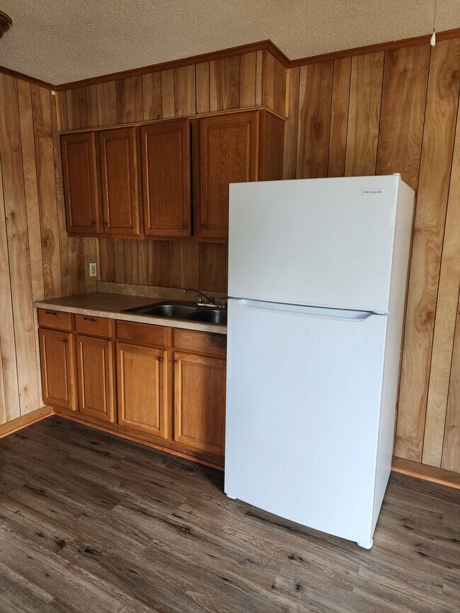 Building Photo - 1/1 Apartment for Lease at Unit D, 1102 Bo...
