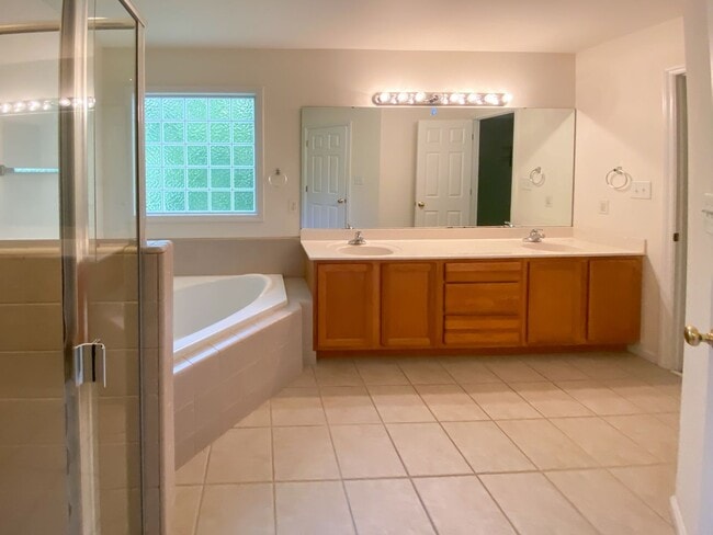 Building Photo - 61 Old Wilder Ln