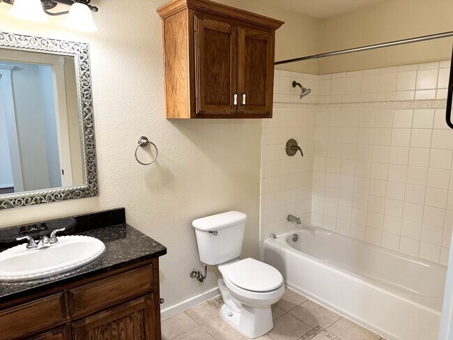 Building Photo - 2 Bedroom 1 Bath - End Unit Apartment (40%...