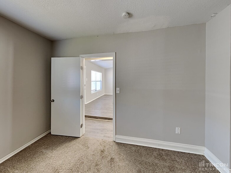 Building Photo - 6333 Village Club
