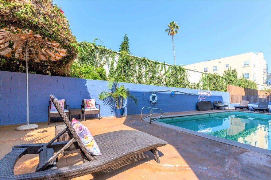 Primary Photo - Vista Sunset Apartments