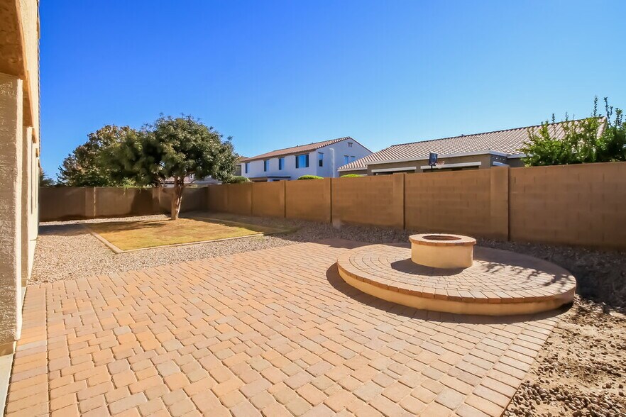 Building Photo - 20837 Sunset Dr