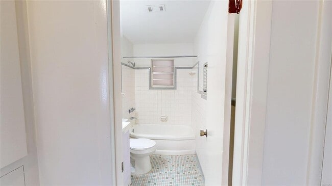 Building Photo - 3307 Bedford Ln