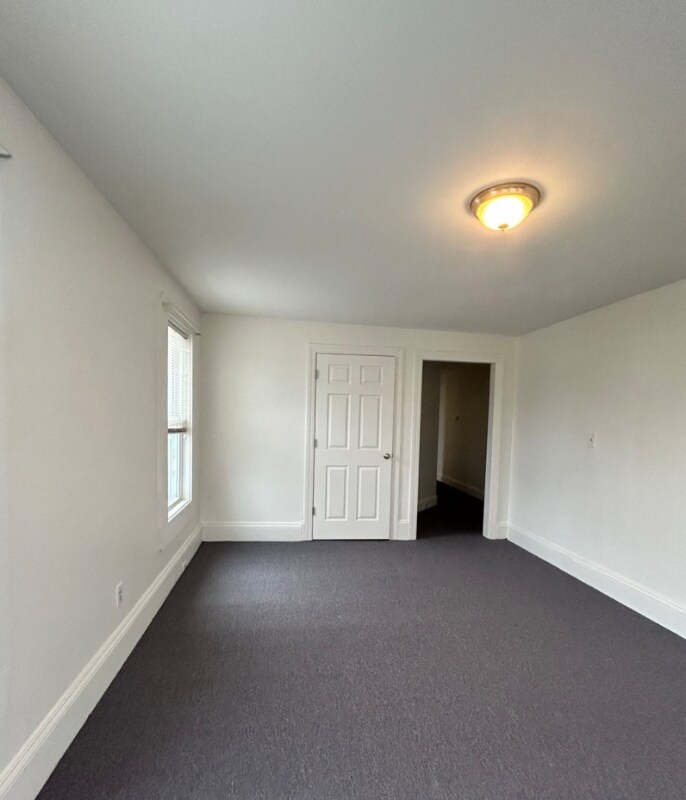 Building Photo - 67 Pleasant St