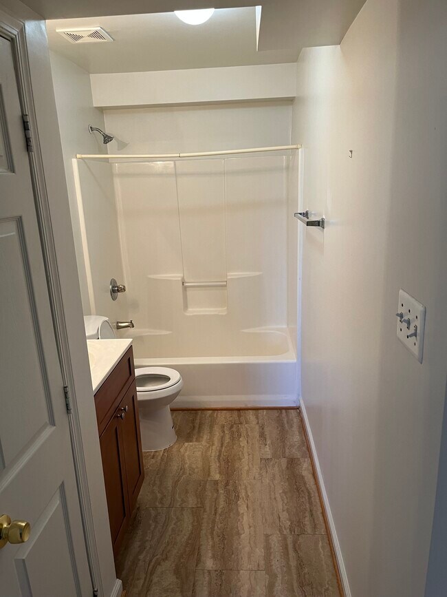 Building Photo - 5447 Rallywood Farm Ln