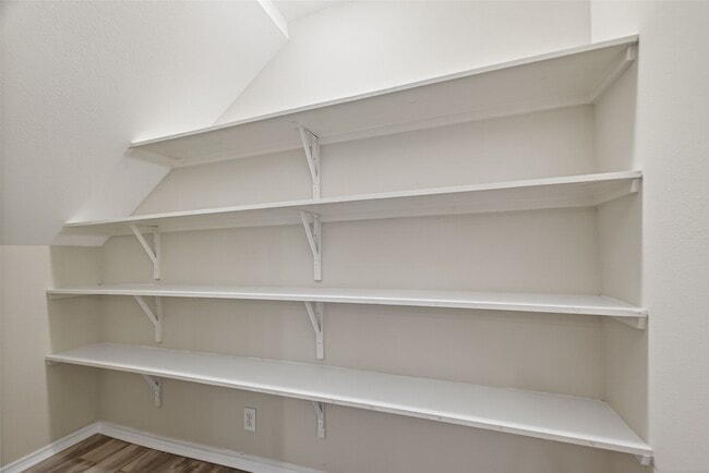 Building Photo - 15423 S Brentwood St