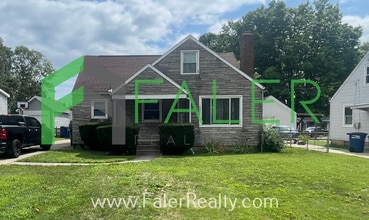 Building Photo - Darling 3-Bedroom Cape Cod in Belmont