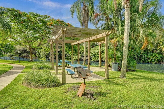 Building Photo - 12650 Vista Isles Dr