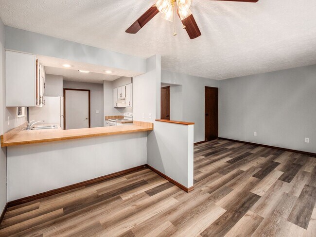 Building Photo - 8235-8237 Goldsmith Dr