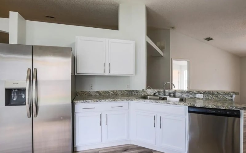 Building Photo - 200 Tree Branch Ln