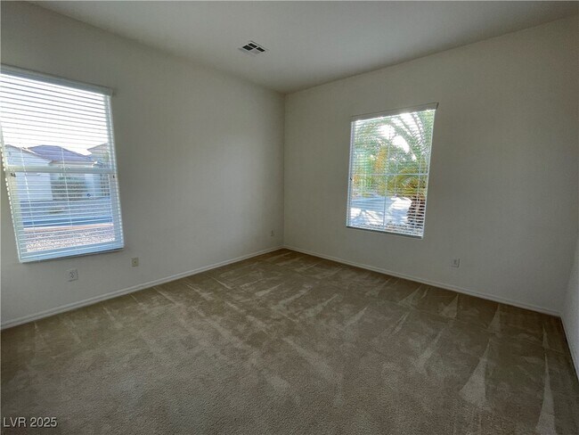 Building Photo - 2049 Powder Springs St