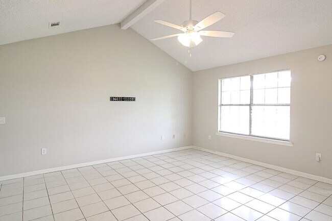Building Photo - 1235 Pineridge Way