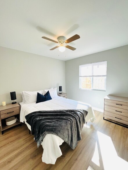 Primary Photo - 3410 Chamoune Ave