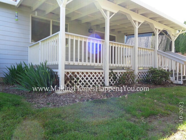 Building Photo - 405 Lavender St