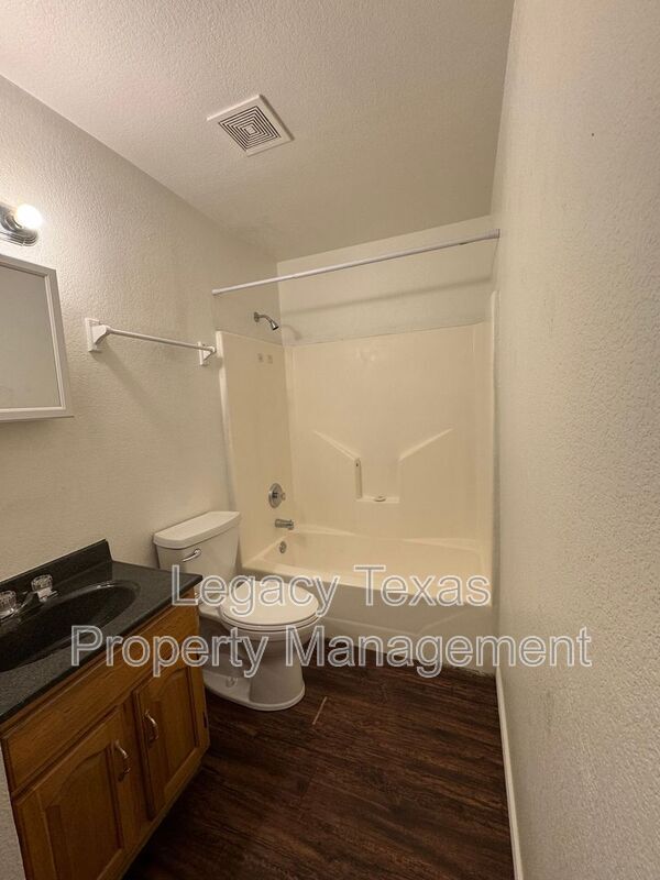 Building Photo - 1108 Williams Ave