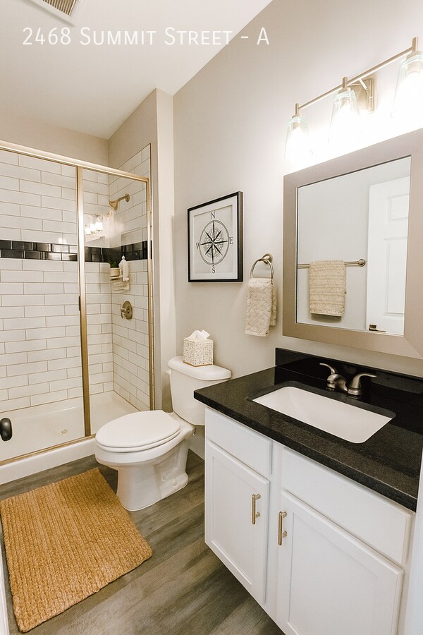 Building Photo - 2468 Summit St