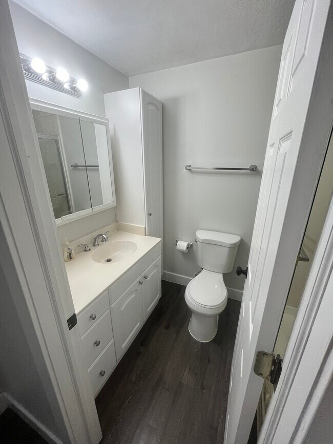 Building Photo - 14127 Adobe School Dr